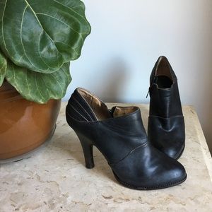 Frye Valerie Piping Bootie